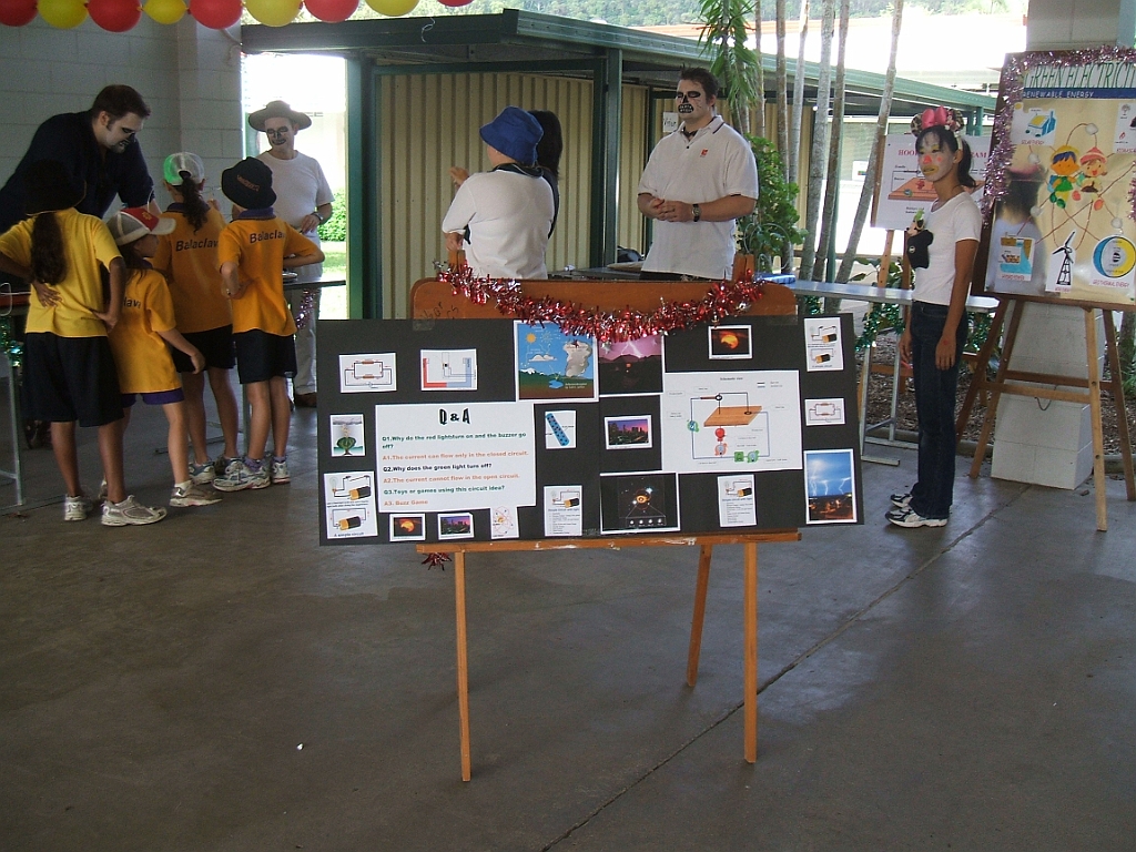 Cairns40 Science on the Oval.JPG